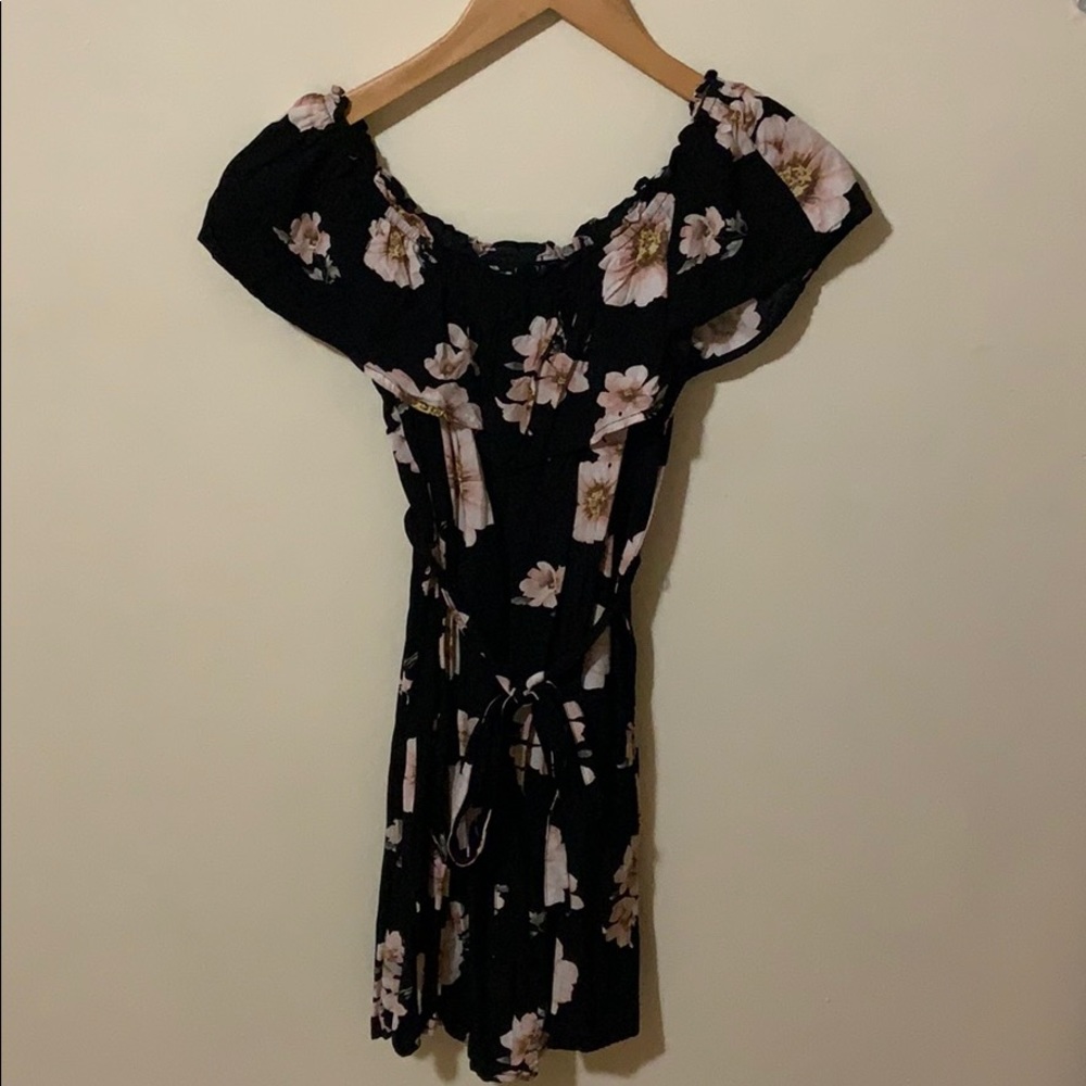 Forever 21 Flower 🌸 Off the Shoulder Mini Dress